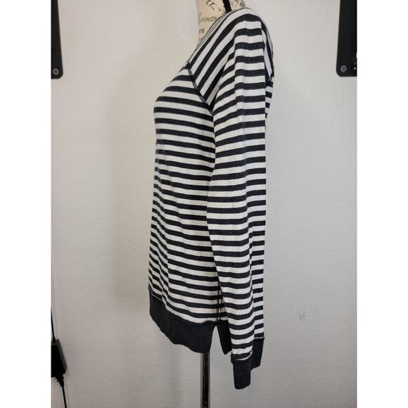 Lululemon Reversible Open Your Heart Striped Long Sleeve Top Sz Small White Gray - Picture 7 of 13